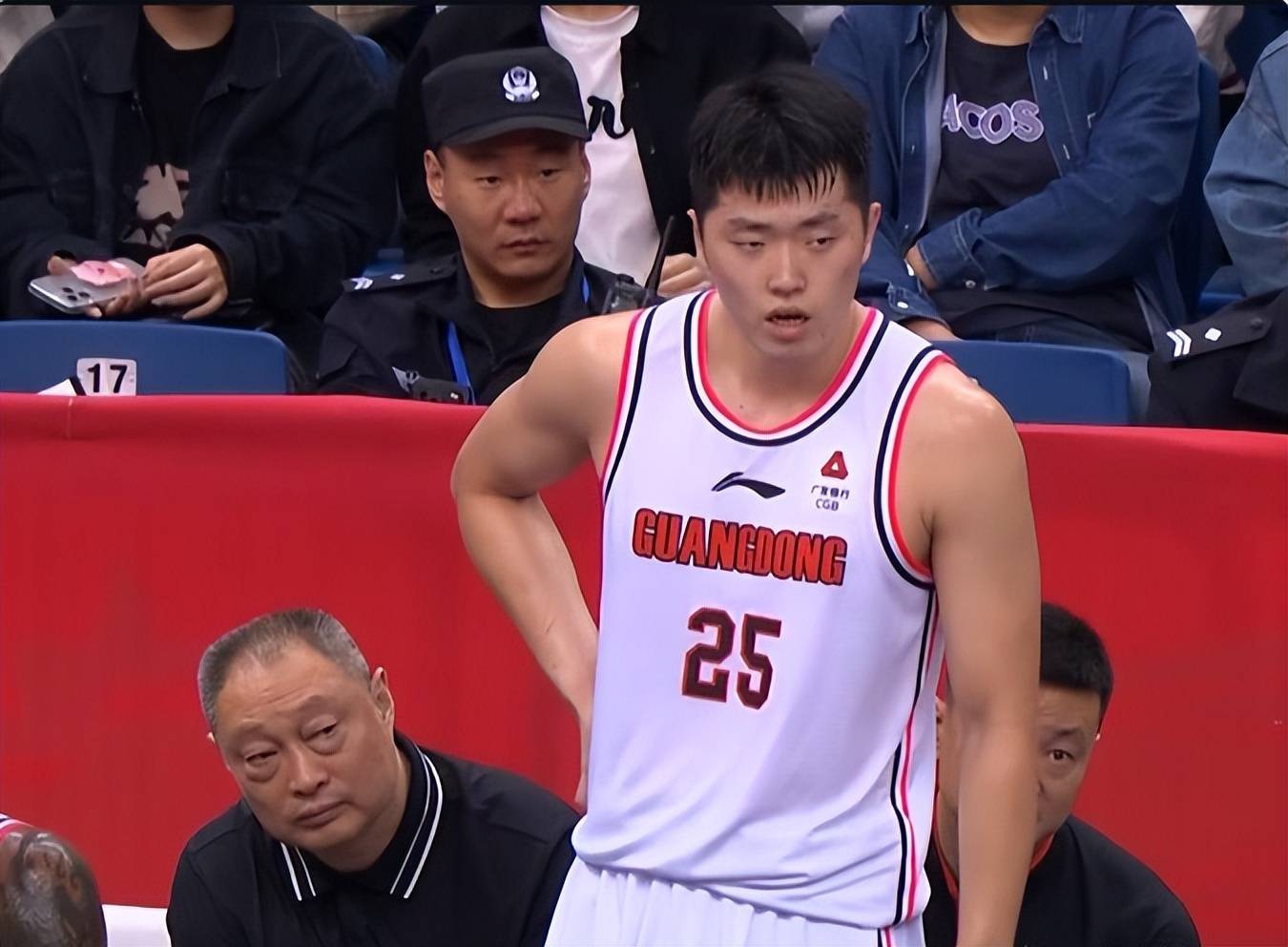 开云体育app官网-福建男篮以微弱差距挑战江苏队，晋级新高的简单介绍